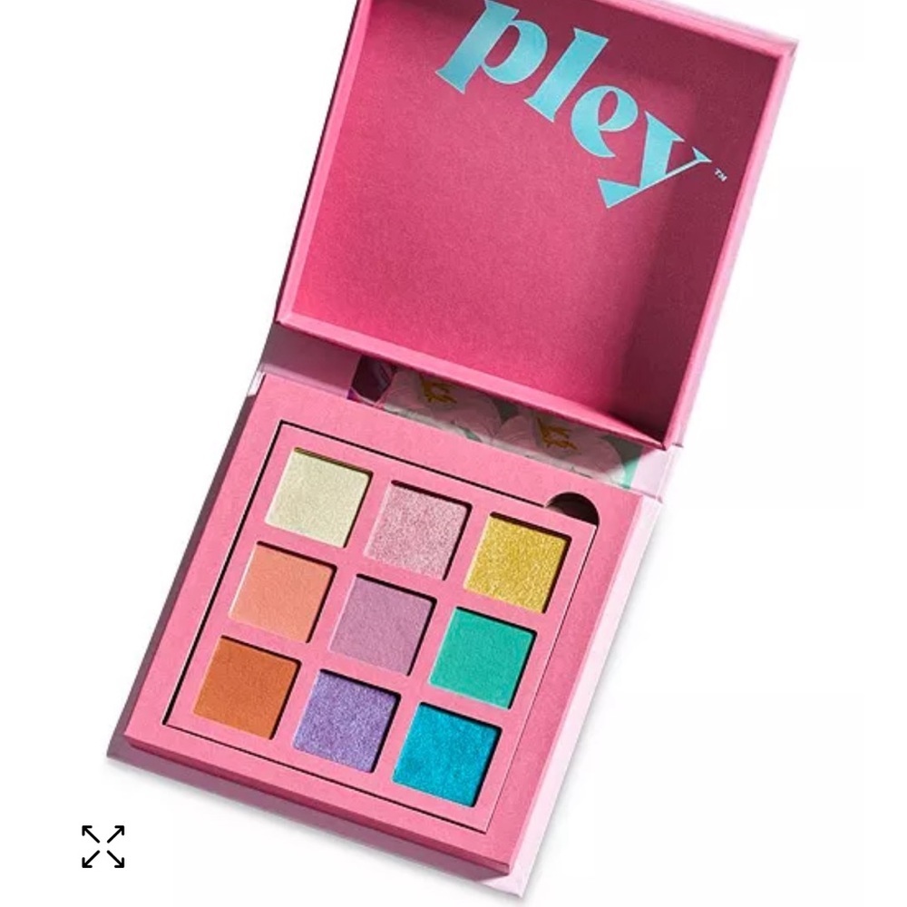 Love child eye shadow pallete - NIB Revolve Pley beauty - Picture 1 of 4